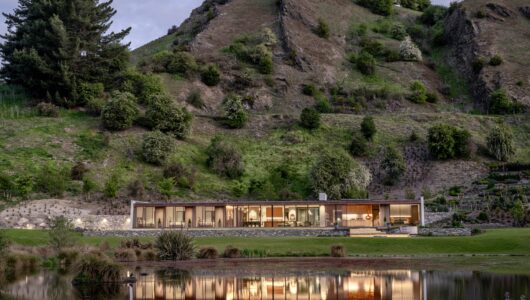 House-Lake-Hayes Image